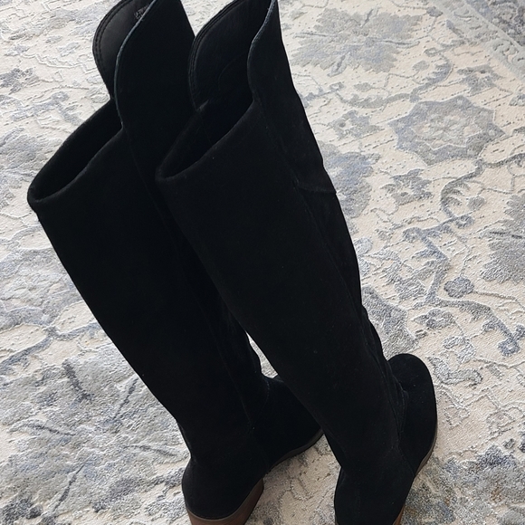 NWOT Lucky Brand black leather knee high boots. Size 7 - Picture 4 of 9